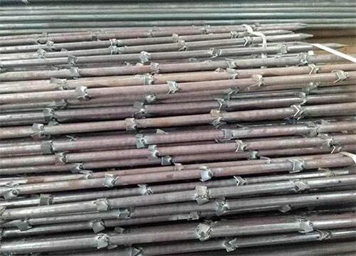 甘洛隧道钢花管